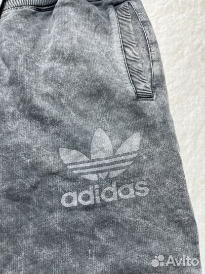 Шорты Adidas Originals (carhartt vintage casuals)