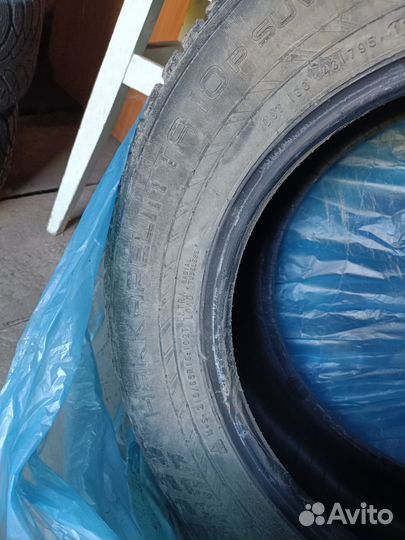 Nokian Tyres Hakkapeliitta 10p SUV 215/65 R16