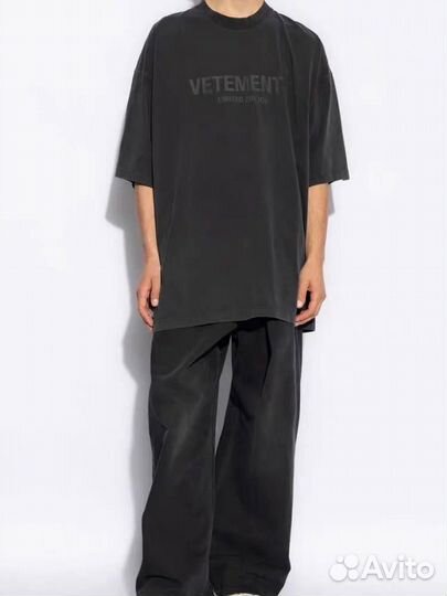 Стильная футболка Vetements