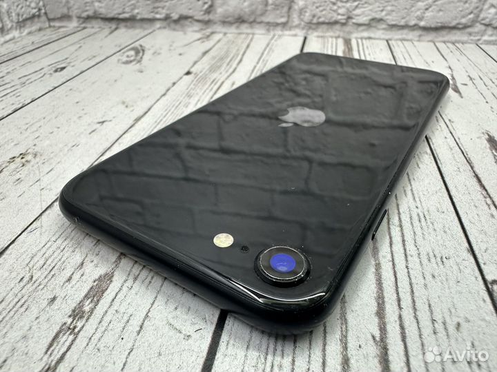 iPhone SE (2020), 64 ГБ