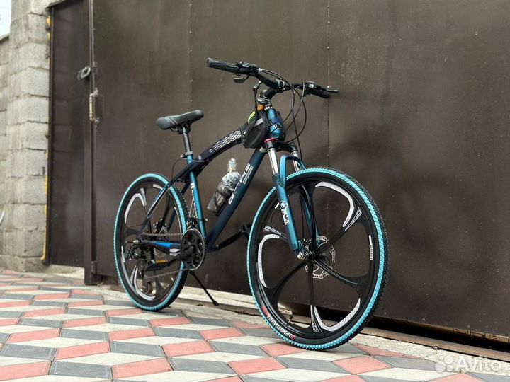 Велосипед BMW новый на литых дисках