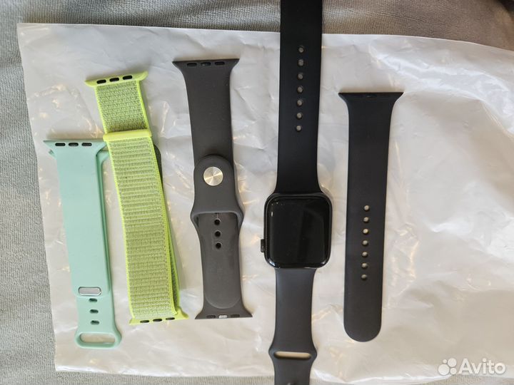 Смарт-часы Apple Watch SE 2020 44mm Space Grey