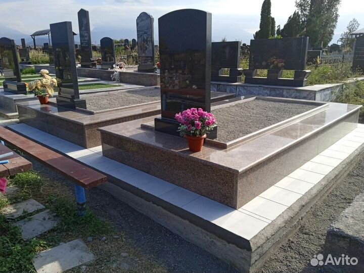 Работы на кладбище