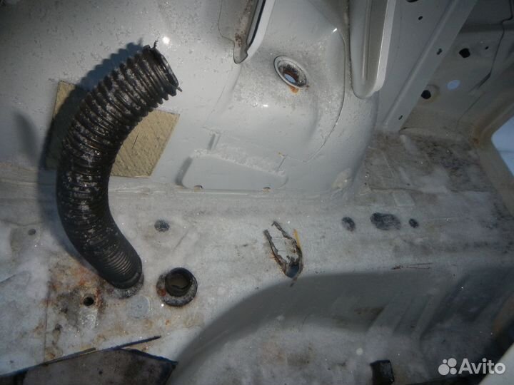 Крыло заднее правое, Renault Logan