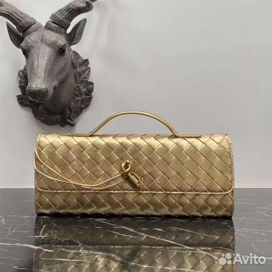 Клатчи bottega veneta