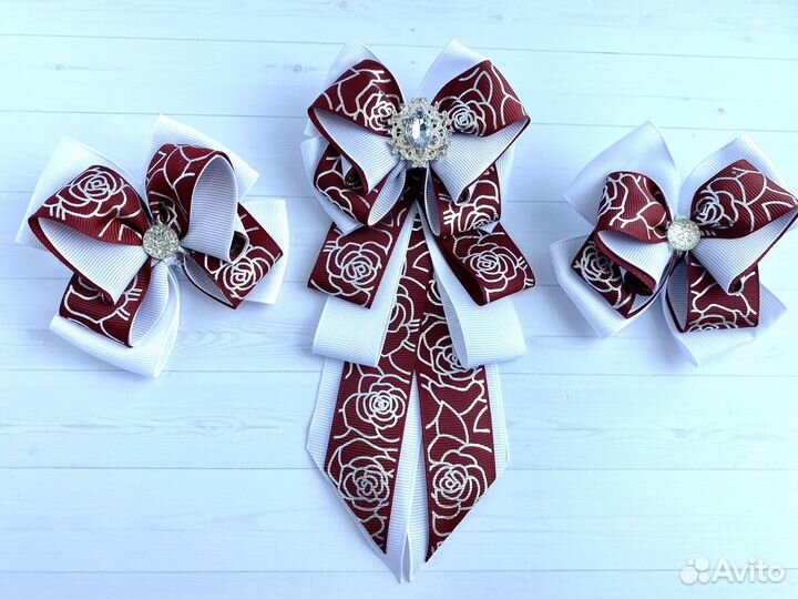 Школьный набор.Галстук.Резинки для волос