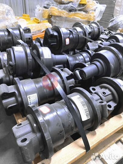 Каток поддерживающий Hitachi ZX250H-3G