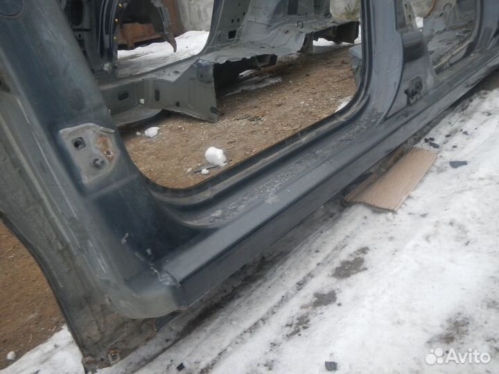 Б/У Б/У Боковина левая, ваз (VAZ) -LADA largus