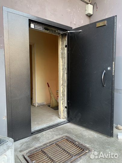 Подъездные двери