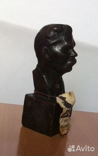 Бюст Горького