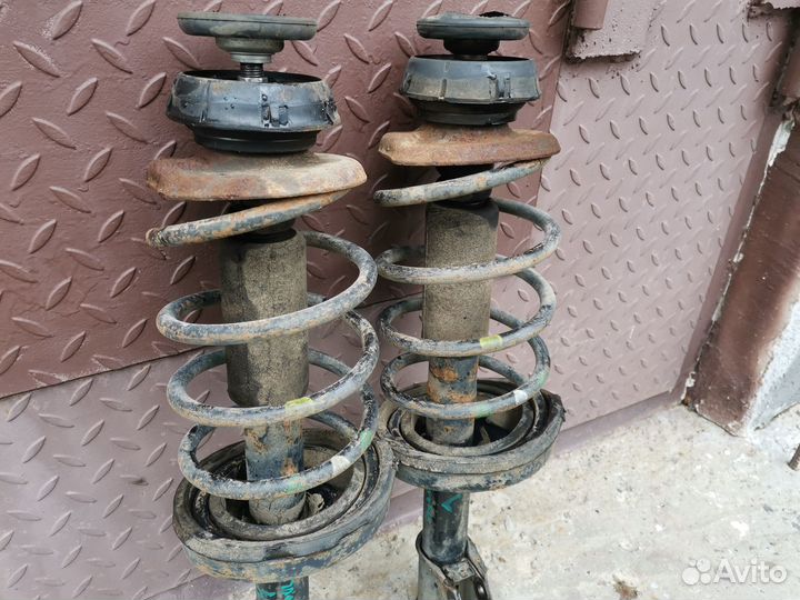 Передние амортизаторы Renault Symbol