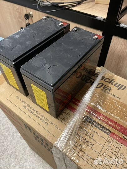 Источник безперебойного питания аpc