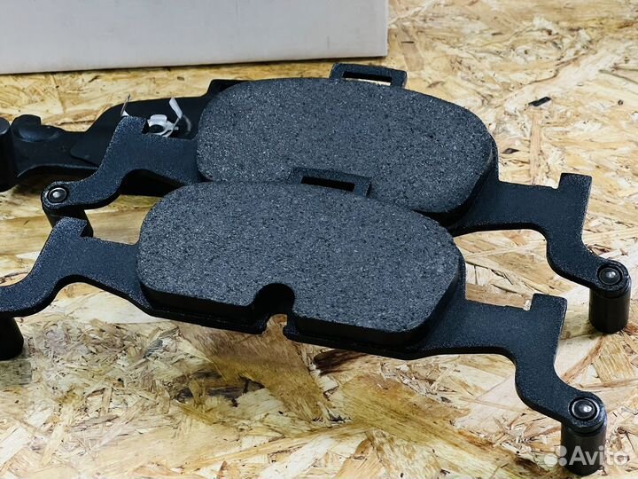 Тормозные колодки 8W0 698 151 AQ