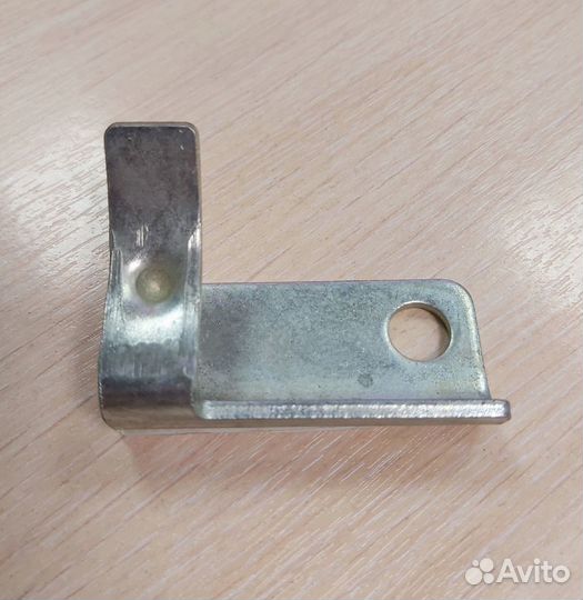 Фиксатор ручки отстёгивания дышла прицепа мзса, п