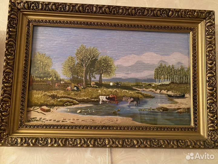 Картина вышитая шелком