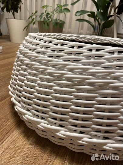 Корзинка юбка под елку из ротанга