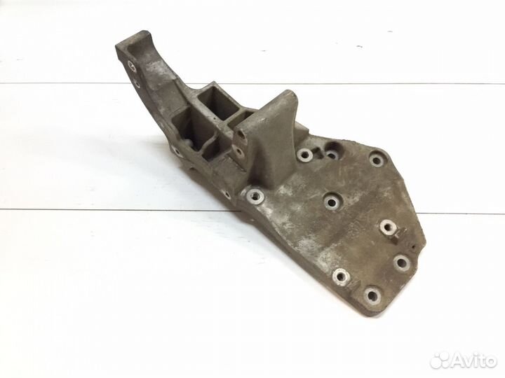 Nissan Pathfinder R51 патфайндер Кронштейн