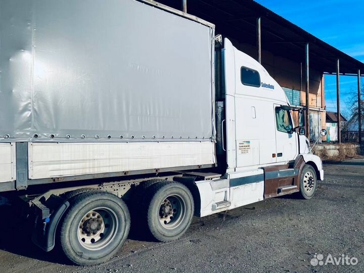 Шасси Volvo VNL 670, 2003