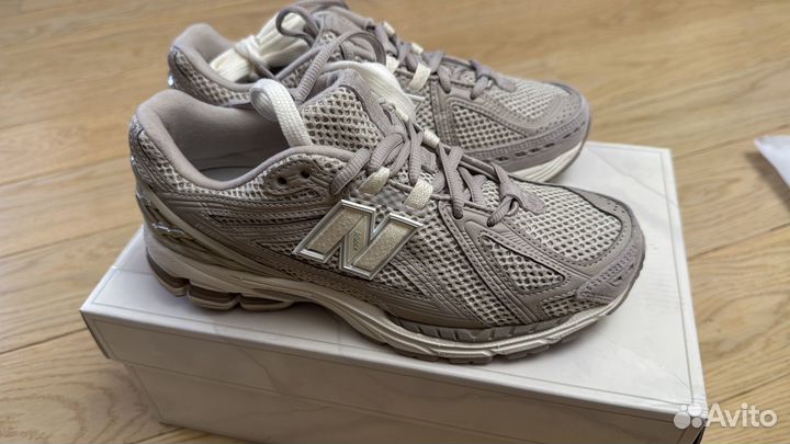 Кроссовки женские new balance