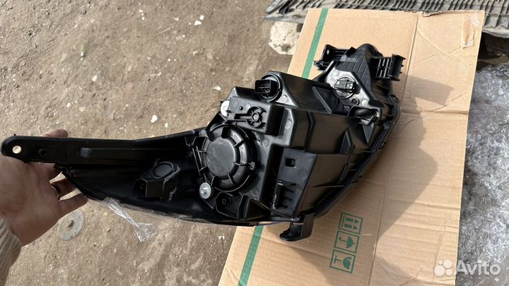 Фары передние новые hyundai solaris 2012г