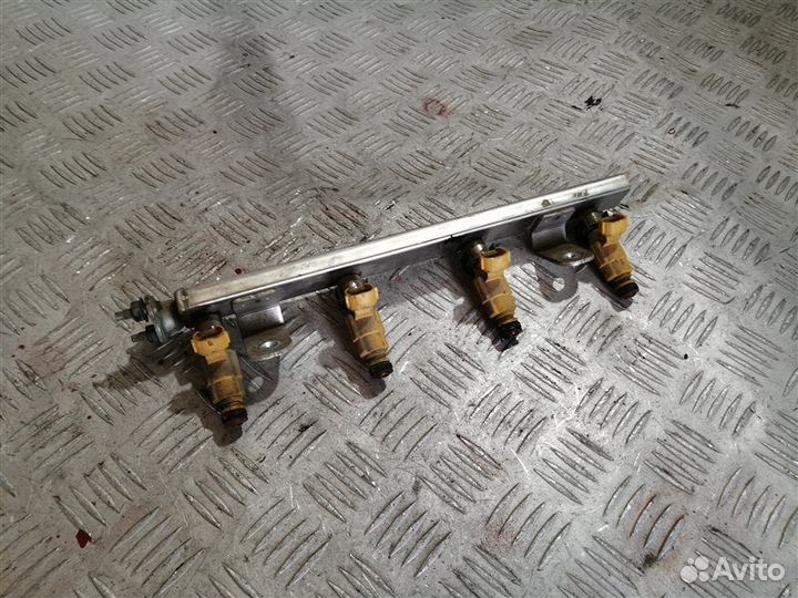 Топливная рампа Hyundai Elantra HD G4FC 2011