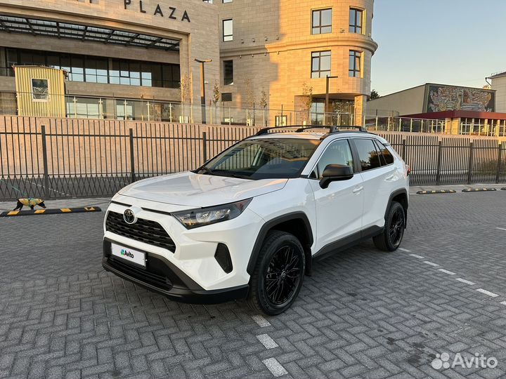 Toyota RAV4 2.5 AT, 2021, 40 165 км