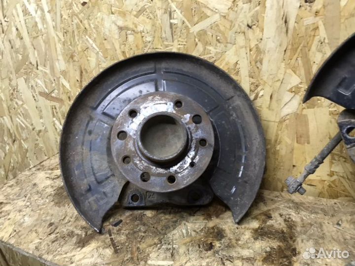 Ступица задняя Opel Astra H седан 1.8 2011