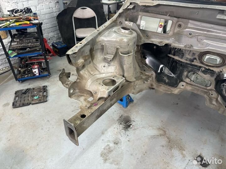 Лонжерон правый Skoda Fabia 2 1.4 cggb 2011