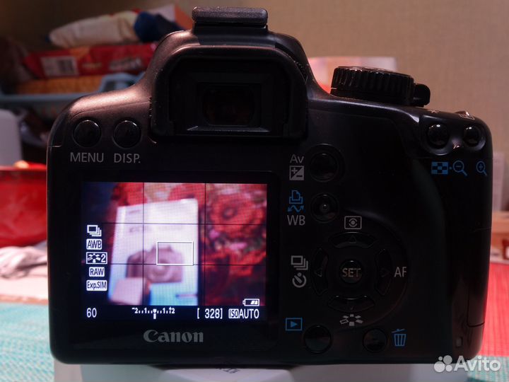 Зеркальный фотоаппарат Canon