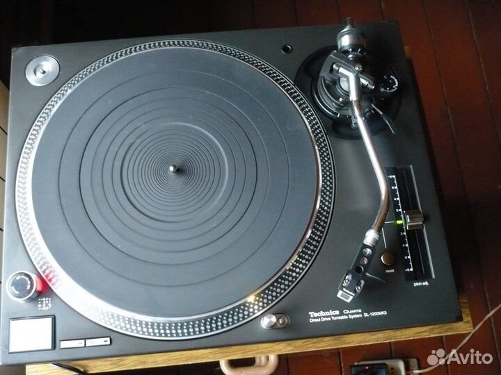 Technics SL-1200 MK 5 + Technics EPC-270C