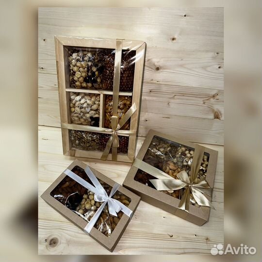 Подарочные наборы из орехов и сухофруктов