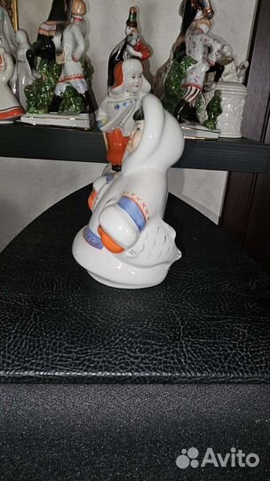 Фарфор статуэтка Ненецкий ребёнок (Якут с рыбами)