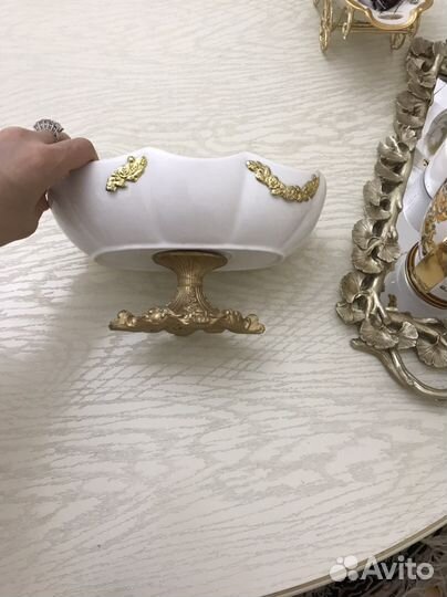 Конфетница на ножке