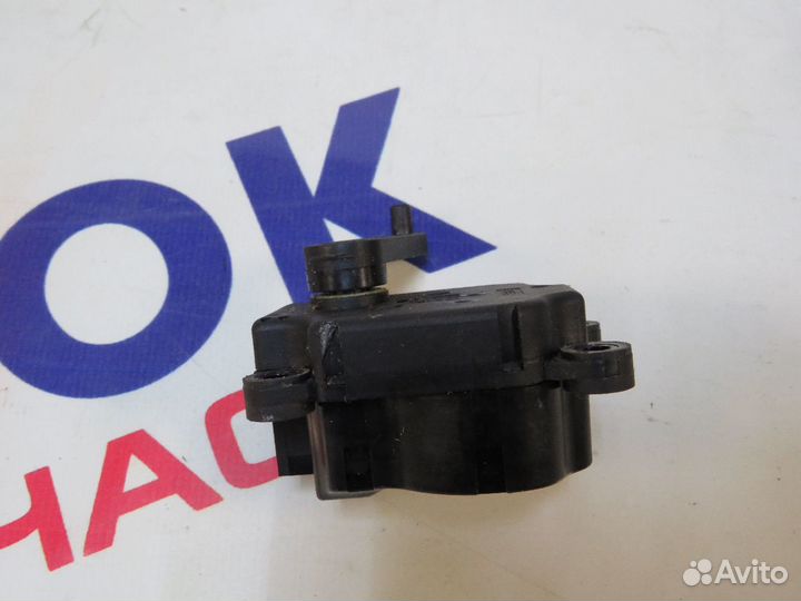 Привод заслонок отопителя renault megane BZ03, BZ0B, DZ0D, DZ0G, KZ1G, KZ0D