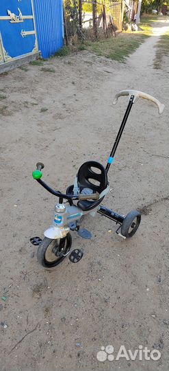 Детский велосипед с ручкой