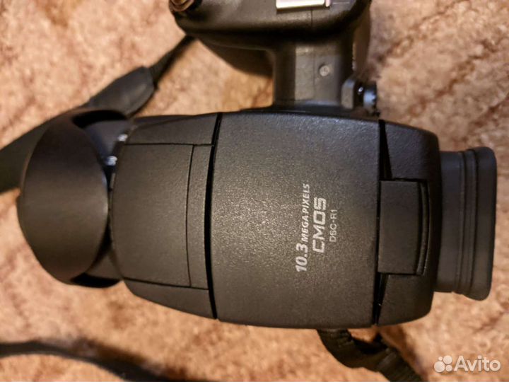 Фотоаппарат Sony Cyber-shot DSC-R1