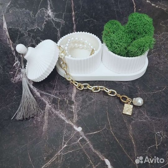 Подносы, подставка под свечи, шкатулки