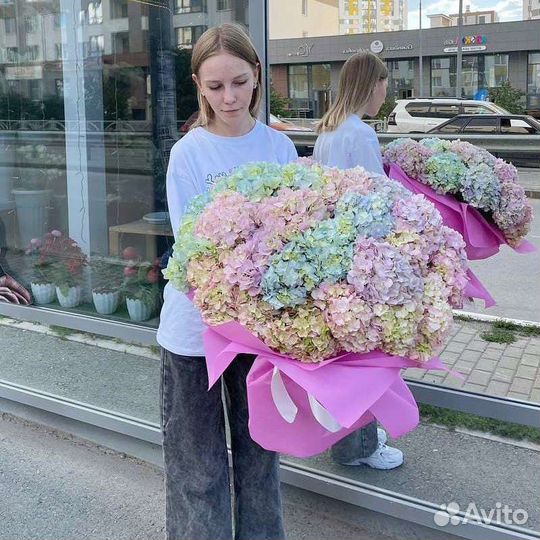 Букеты, композиции из свежих цветов