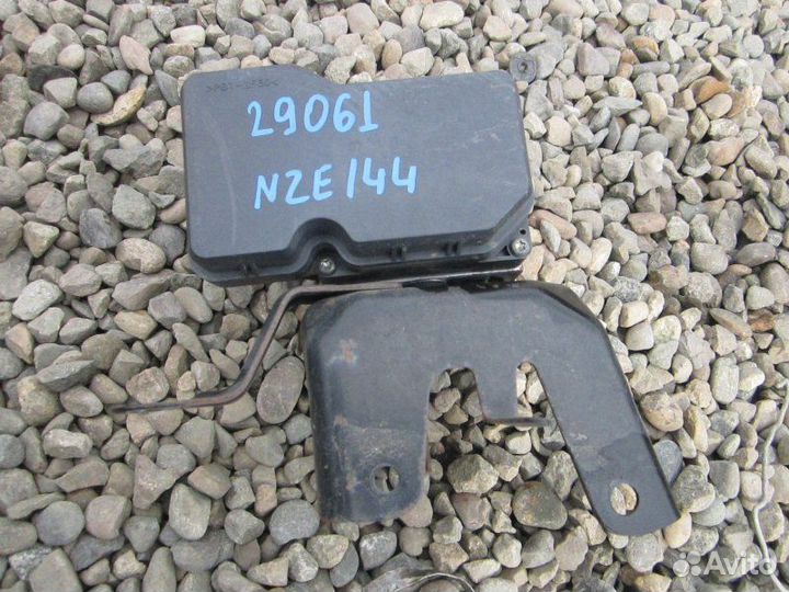 Блок abs Toyota Corolla Fielder NZE144 1NZ-FE
