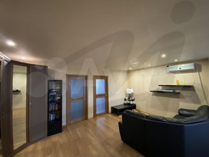 2-к. квартира, 65 м², 10/10 эт.