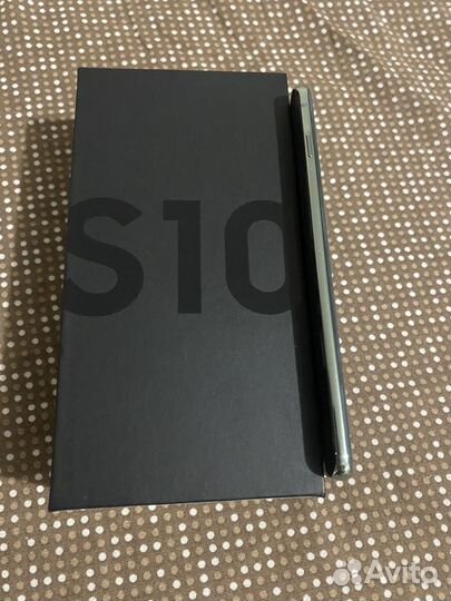 Samsung Galaxy S10, 8/128 ГБ
