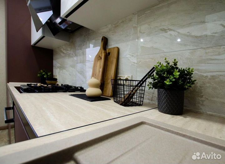 Кухня в потолок на заказ в