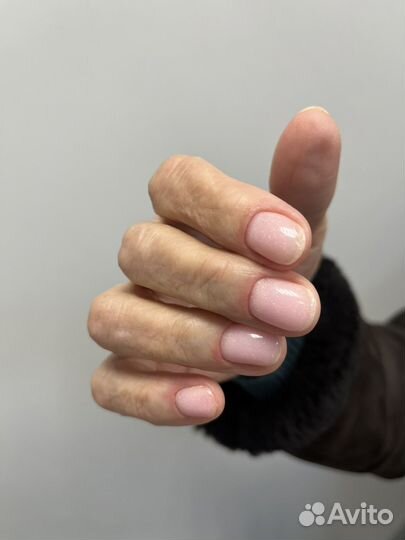 Модель на маникюр