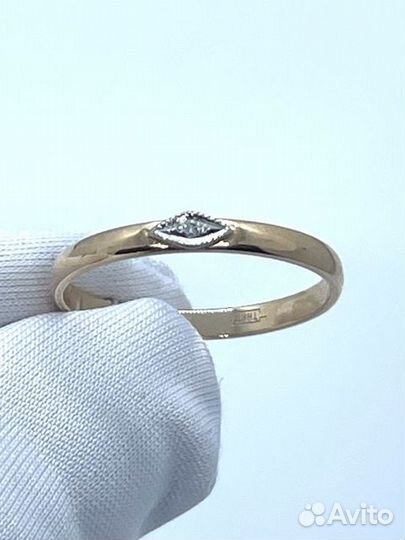 Золотое кольцо с камнем 16,5р