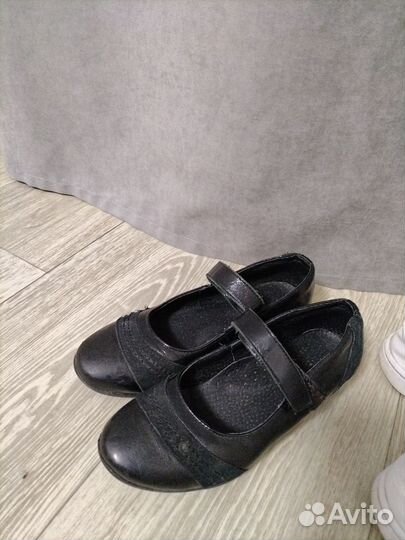 Кроссовки для девочки