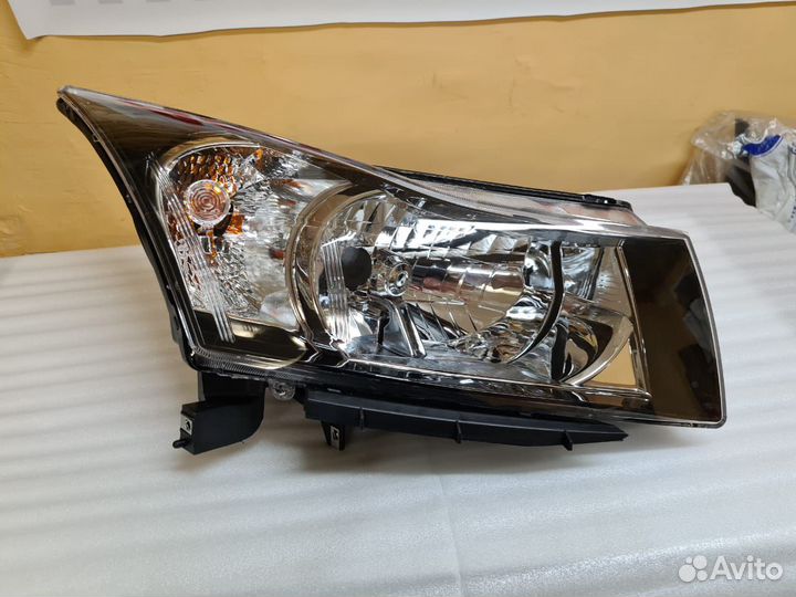 Фара Chevrolet Cruze 09-14