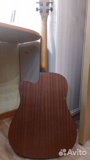 Акустическая гитара