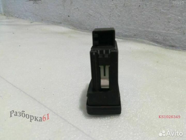 Кнопка аварийной сигнализации audi Q5 8R