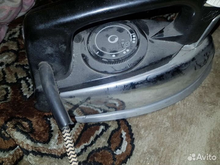 Утюг старинный тяжелый с отпаривателем.электрич