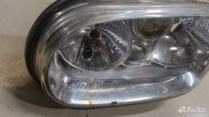 Фара (передняя) Volkswagen Golf 4, 2000